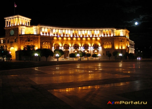 Ночной Ереван (Фото)