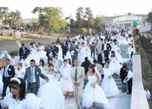 Свадьба 700 пар в Арцахе.