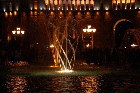 Ночной Ереван (фото)
