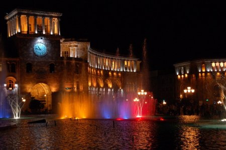 Ночной Ереван (фото)